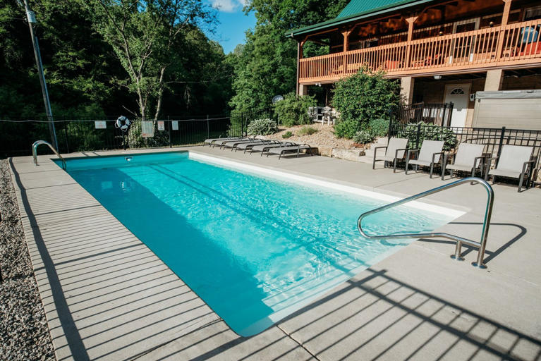 lonesome holler lodge