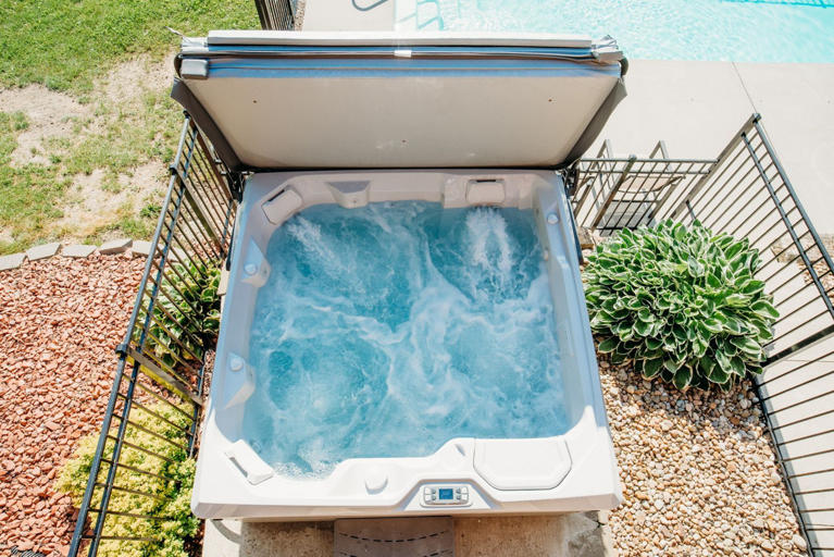 lonesome holler lodge